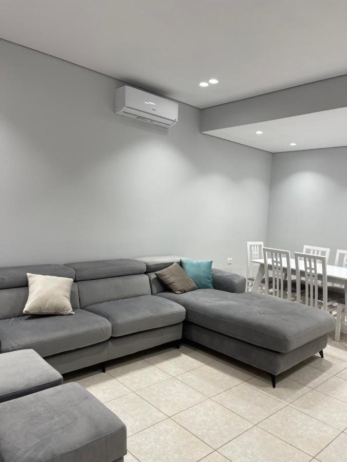 אוריקום Emerald Inn Apartments מראה חיצוני תמונה