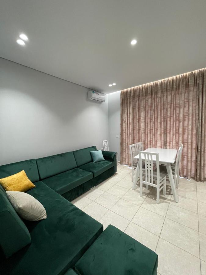 אוריקום Emerald Inn Apartments מראה חיצוני תמונה