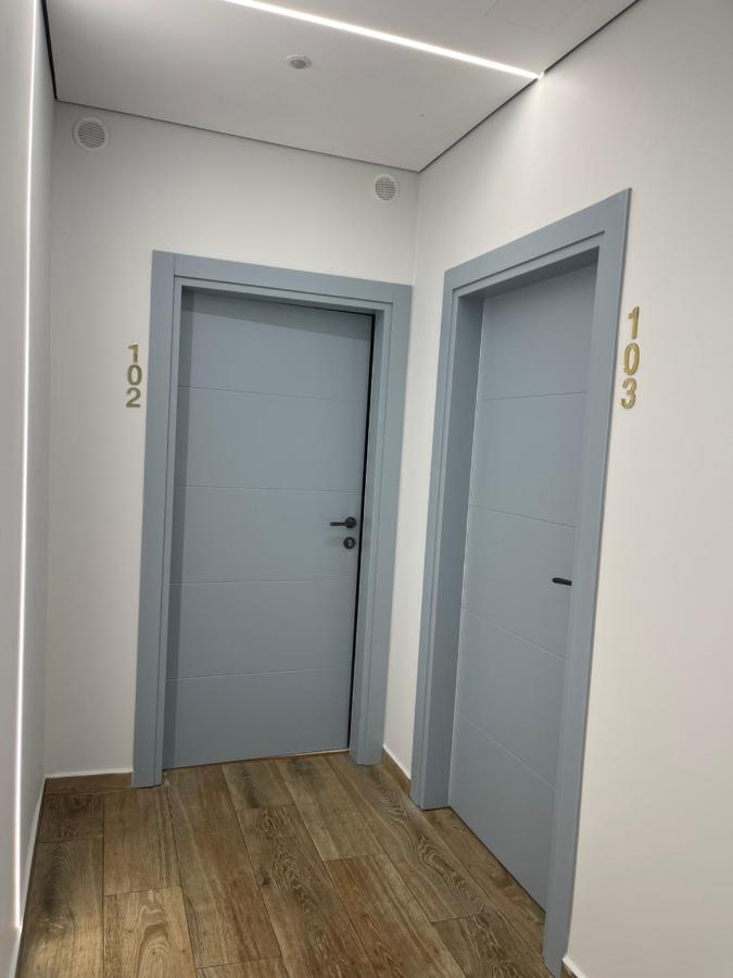 אוריקום Emerald Inn Apartments מראה חיצוני תמונה
