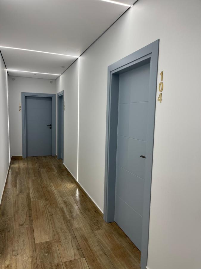 אוריקום Emerald Inn Apartments מראה חיצוני תמונה